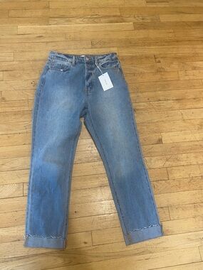 Cello high rise straight jean with cuff. Size 5. NWT!!